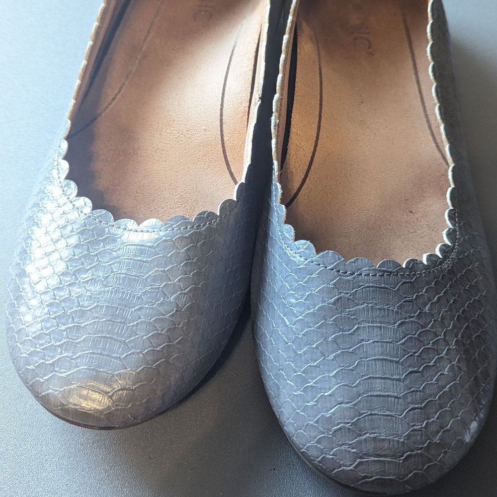 Vionic Julieta Snake-embossed